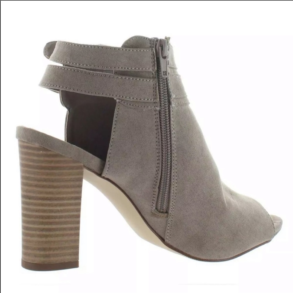 🔥MADDEN GIRL🔥Banquet Faux Suede Dark Taupe Booties 10 NEW In Box - Picture 2 of 6